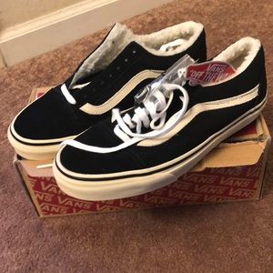 Old stool suede black vans